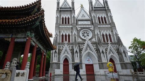 China Increases Pressure on Underground Catholics to Join Official Church, Finds Human Rights Watch