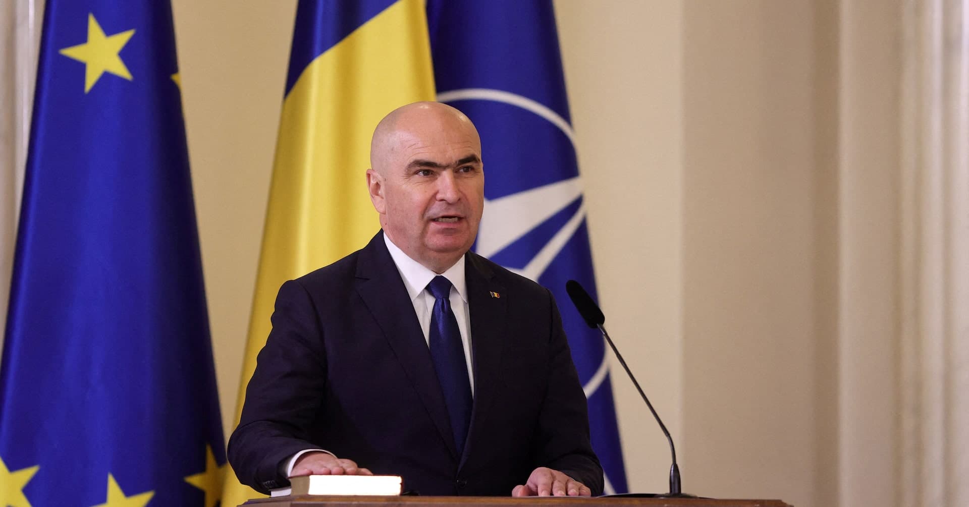 Romanian Coalition Faces Political Crisis as Largest Party Withdraws Support for PM