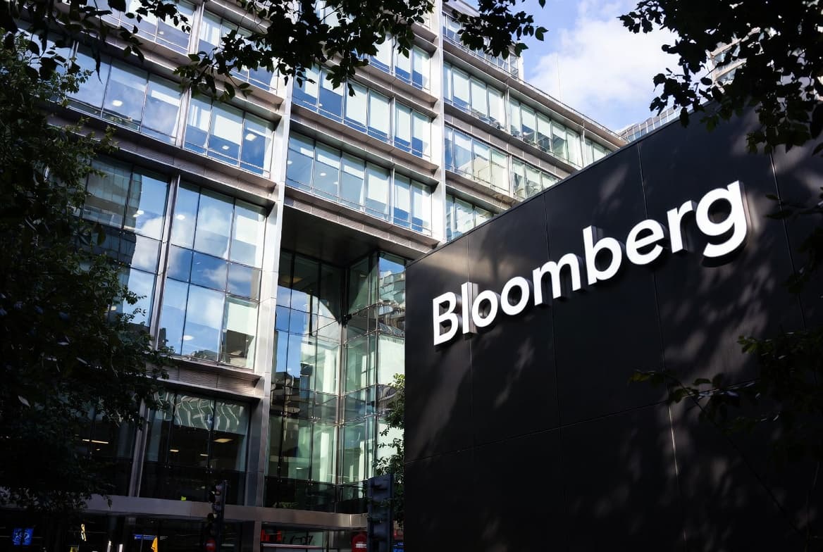 🔥 Bloomberg Flags $520 Million Bitcoin Transfer, Sending Shockwaves Through the Market