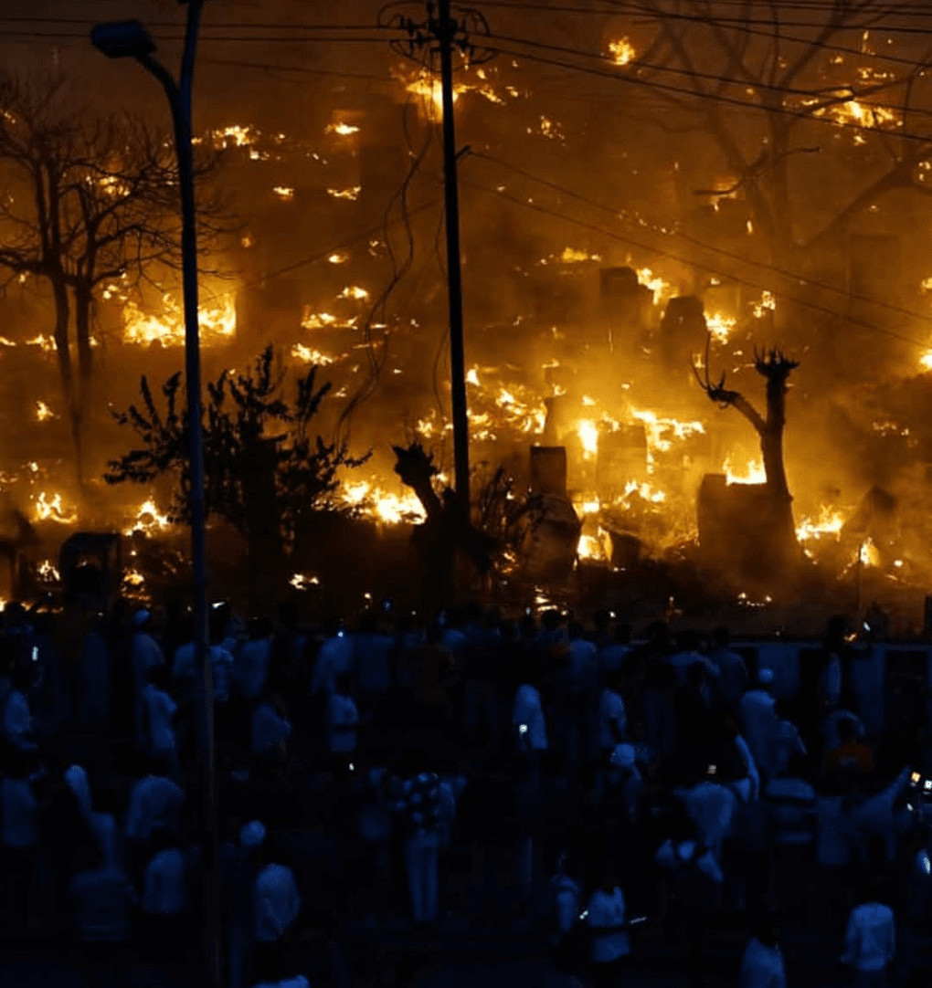 Chaos in Lucknow: Massive Inferno Erupts Near Tedhi Pulia Crossing