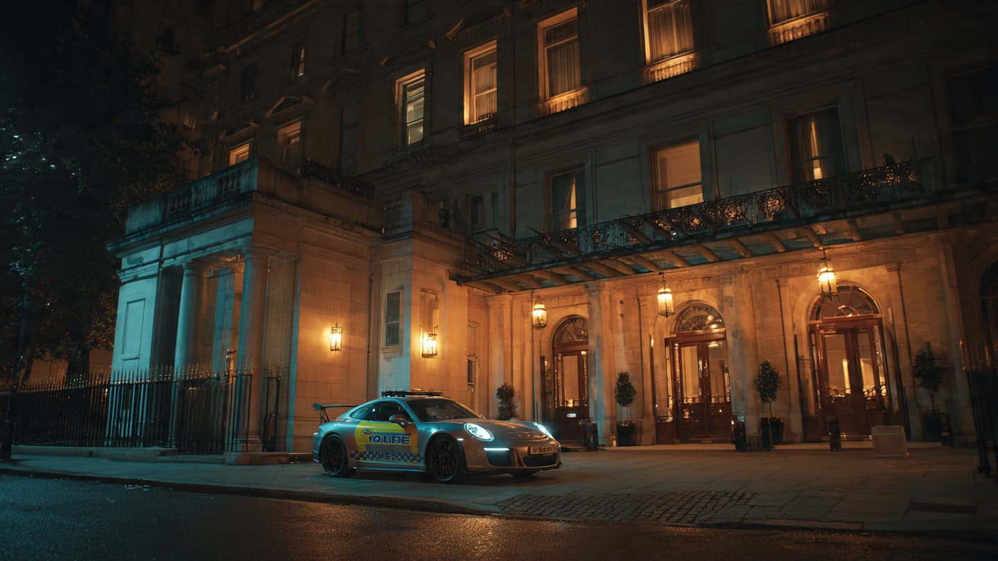 When the Beautiful Game Meets the Metropolitan Light: Watching the Fall of a Candidate