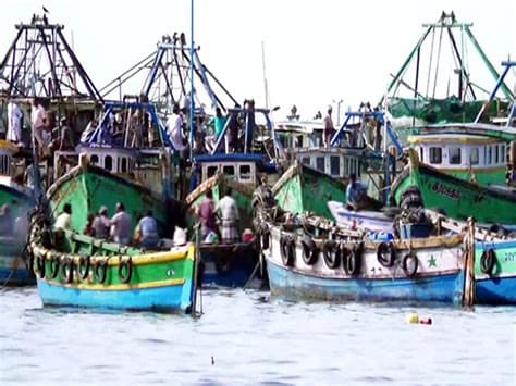 Sri Lankan Navy Arrests Five Indian Fishermen for Illegal Fishing in Sri Lankan Waters