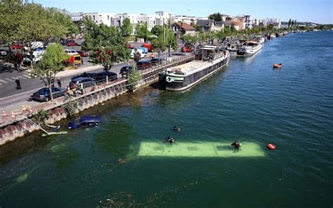 Trainee Driver Crashes Bus into River Seine