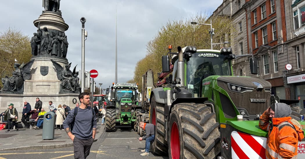 NI Fuel Protesters 'Stand in Solidarity' with Irish Counterparts