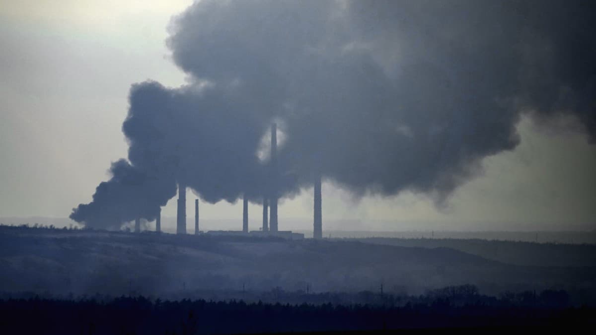 Russia's Novokuibyshevsk Oil Refinery Halts Operations After Drone Attack, Sources Say